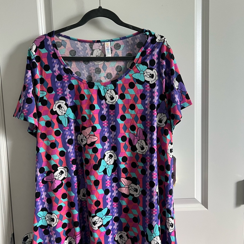 LuLaRoe Disney Theme Minnie Mouse Classic Tee